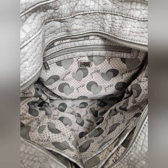 Guess Purse - Picture 8 of 9